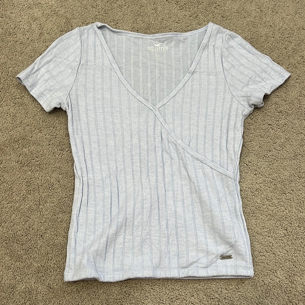 Hollister tee